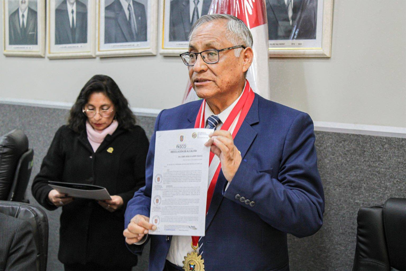 LA UNIVERSIDAD NACIONAL DANIEL ALCIDES CARRIÓN RECIBIÓ DE MANOS DE LA ...